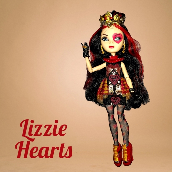 Ever After High Lizzie Hearts Book Club Doll in Original Box, MISSING SHOES